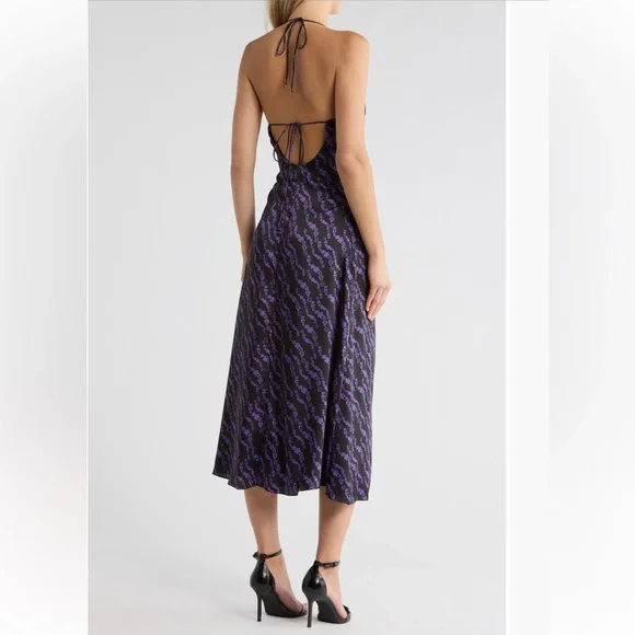 SANDRO
Thais Ruched Crossback
A-Line Midi Dress in Black/Purple - Picture 4 of 17